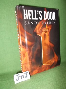 Book cover ofHells Door