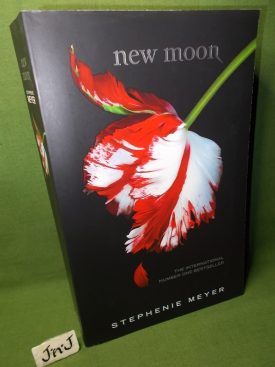 Book cover ofNew Moon