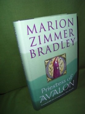 Book cover ofPriestess of Avalon
