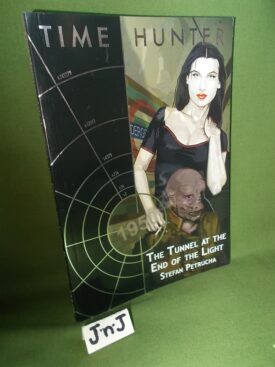 Book cover ofTunnel at the end of the light