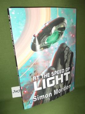 Book cover ofAt the speed of light PB