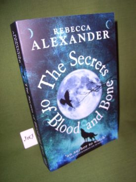 Book cover ofThe Secrets of Blood and Bone