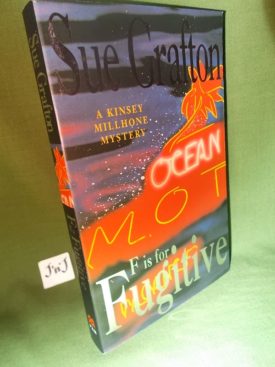 Book cover ofF is for Fugitive