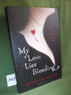 Book cover ofMy Love Lies Bleeding