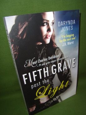 Book cover ofFifth Grave Past The Light