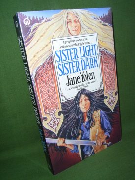 Book cover ofSister Light Sister Dark