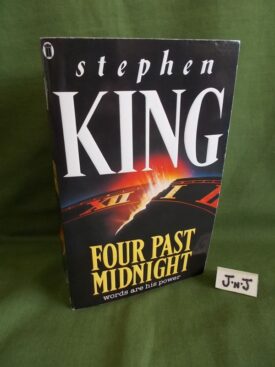 Book cover ofFour Past Midnight 1