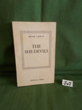 Book cover ofThe She Devils 1